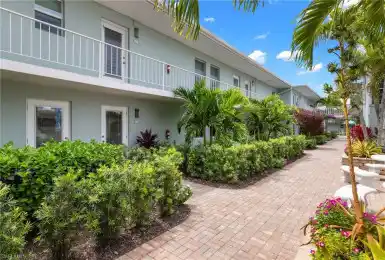 635 12th AVE, NAPLES, Florida 34102, 2 Bedrooms Bedrooms, ,2 BathroomsBathrooms,Residential,For Sale,12th,224031099