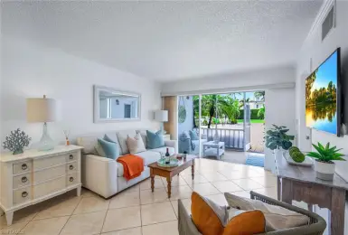 343 8th AVE, NAPLES, Florida 34102, 2 Bedrooms Bedrooms, ,2 BathroomsBathrooms,Residential,For Sale,8th,224035665