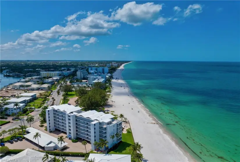 2121 Gulf Shore BLVD, NAPLES, Florida 34102, 2 Bedrooms Bedrooms, ,2 BathroomsBathrooms,Residential,For Sale,Gulf Shore,224041702